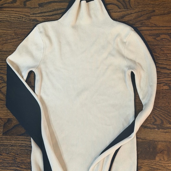 Commense Black and Cream Turtleneck Sweater - Picture 3 of 3